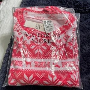 Victoria sleep shirt new size small